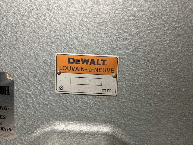Dewalt radiaalafkortzaagmachine - afbeelding 13 van  13