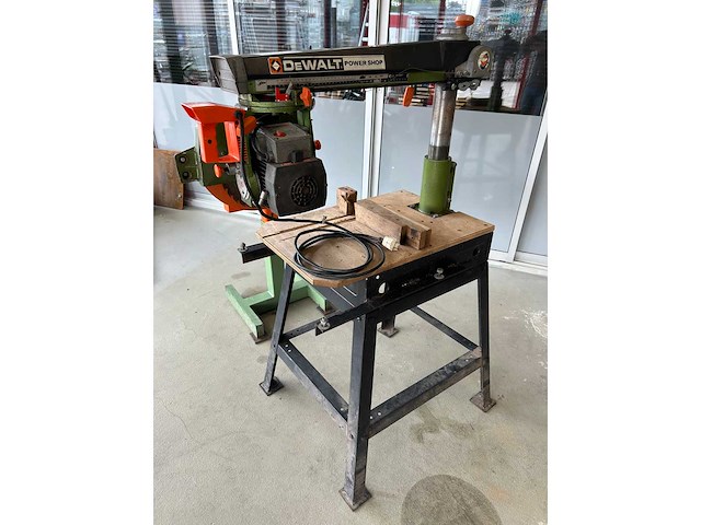 Dewalt radiaalafkortzaagmachine - afbeelding 2 van  9