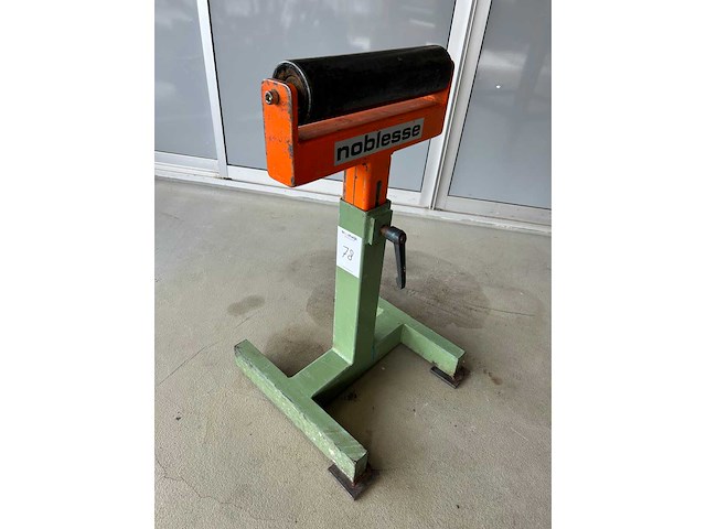 Dewalt radiaalafkortzaagmachine - afbeelding 8 van  9