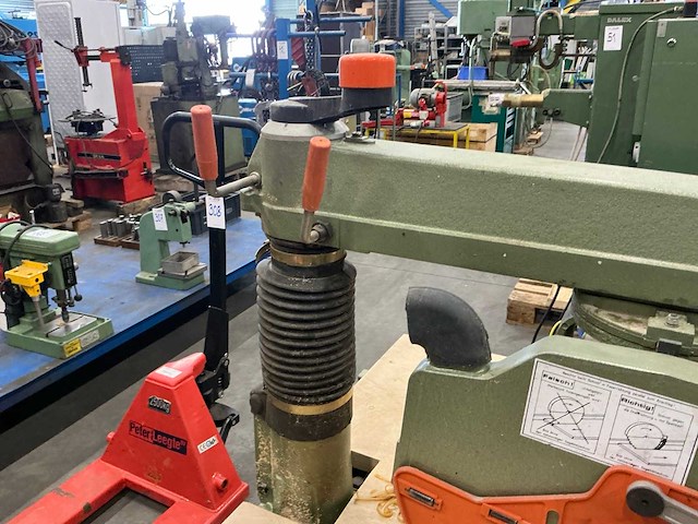 Dewalt radiaalafkortzaagmachine - afbeelding 6 van  8