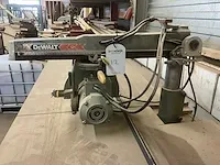 Dewalt radiale armzaag op werktafel - afbeelding 7 van  7