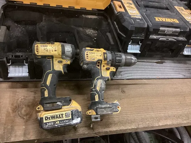 Dewalt slagschroevendraaier en boormachine - afbeelding 1 van  8