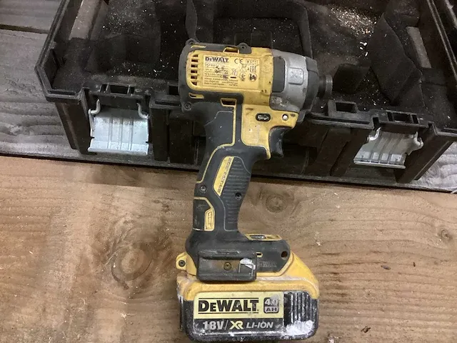 Dewalt slagschroevendraaier en boormachine - afbeelding 3 van  8
