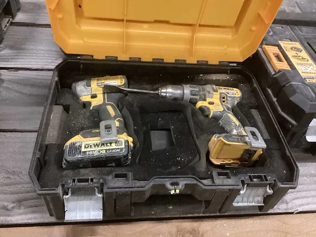 Dewalt slagschroevendraaier en boormachine - afbeelding 7 van  8