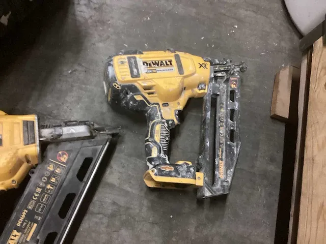 Dewalt tacker (2x) - afbeelding 3 van  5