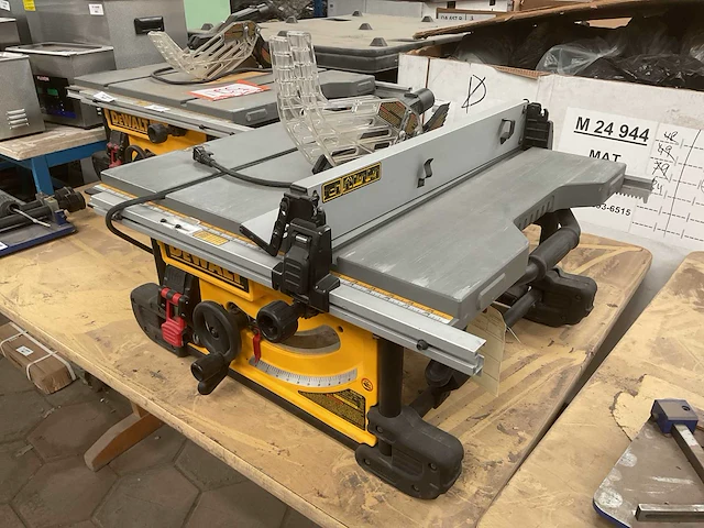Dewalt tafelcirkelzaagmachine - afbeelding 2 van  6