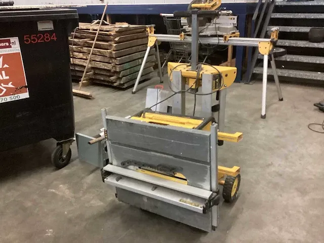 Dewalt tafelzaag op verrijdbaar onderstel - afbeelding 6 van  10