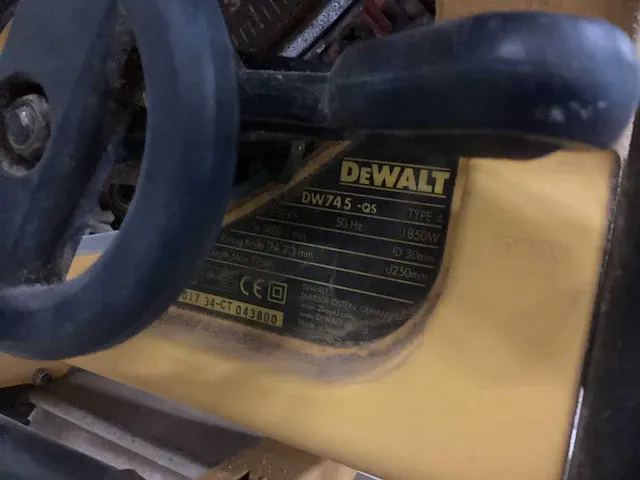 Dewalt tafelzaag op verrijdbaar onderstel - afbeelding 10 van  10