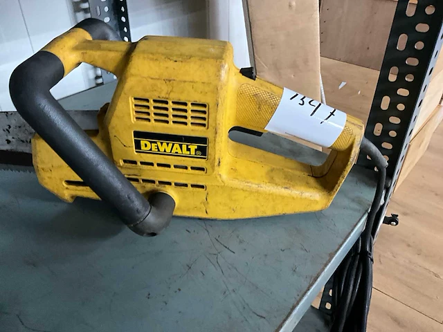 Dewalt zaagmachine - afbeelding 3 van  3