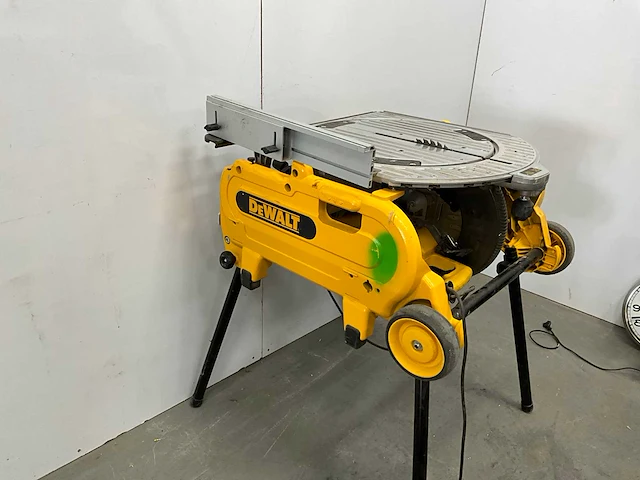 Dewalt zaagtafel - afbeelding 3 van  4