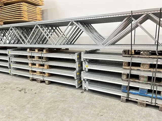 Dexion - gegalvaniseerd - pallet racking - met houten vlonders - afbeelding 7 van  12