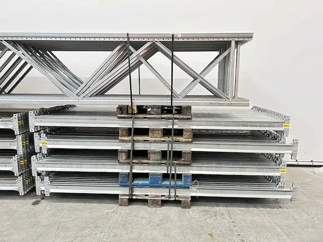 Dexion - gegalvaniseerd - pallet racking - met houten vlonders - afbeelding 8 van  12