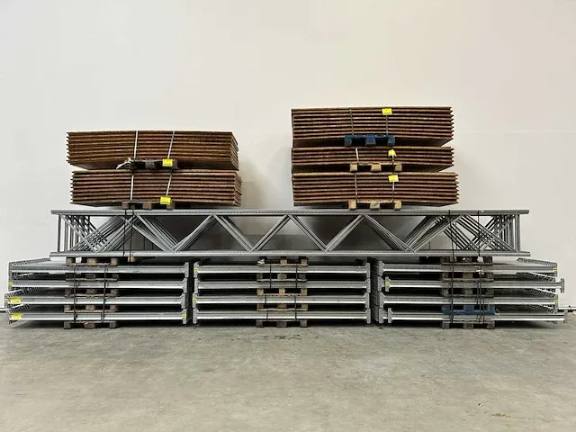 Dexion - gegalvaniseerd - pallet racking - met houten vlonders - afbeelding 1 van  17