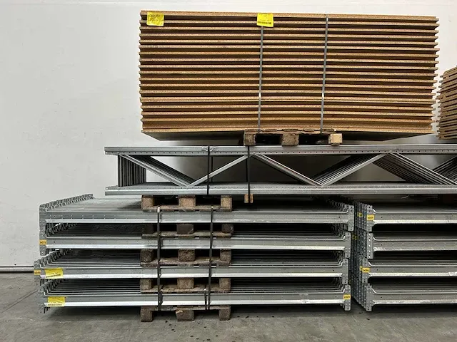 Dexion - gegalvaniseerd - pallet racking - met houten vlonders - afbeelding 5 van  13