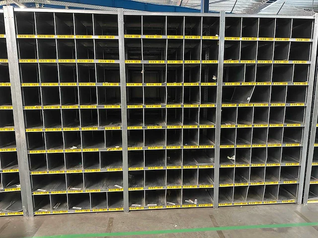 Dexion - legbordstelling met tussenschotten 10x40 - afbeelding 2 van  3