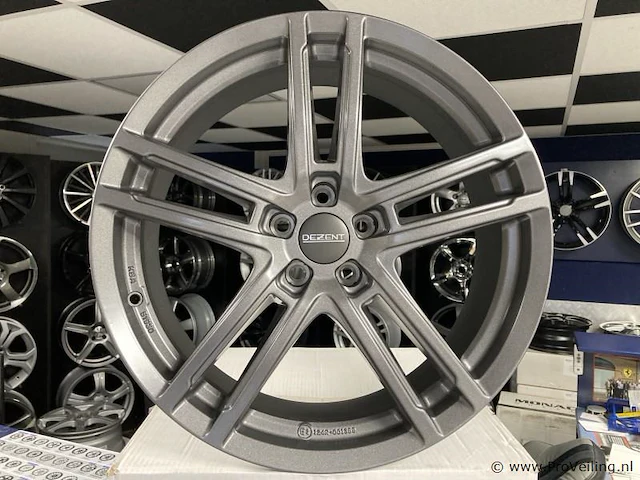 Dezent aluminium velgenset - 5x105 7.5j et38 - afbeelding 1 van  1