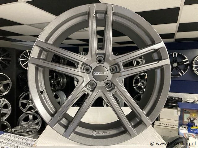 Dezent aluminium velgenset - 5x105 7.5j et38 - afbeelding 1 van  1