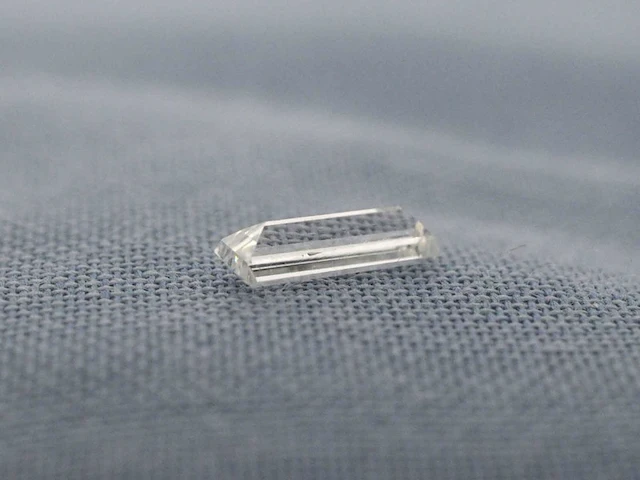 Diamant - 0.21 carat echte baguette geslepen diamant (gecertificeerd) - afbeelding 2 van  4