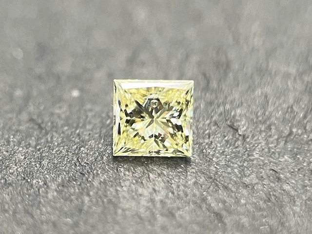 Diamant - 0.23 carat prinses geslepen diamant (gecertificeerd) - afbeelding 1 van  4