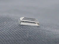 Diamant - 0.24 carat baguette geslepen diamant (gecertificeerd) - afbeelding 2 van  4