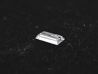 Diamant - 0.24 carat baguette geslepen diamant (gecertificeerd) - afbeelding 2 van  4
