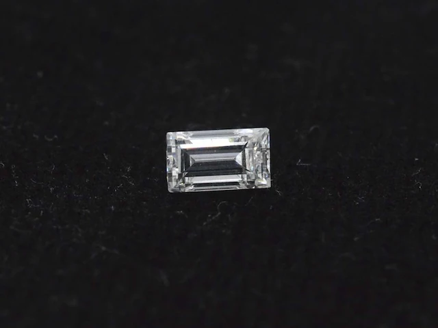 Diamant - 0.35 carat baguette geslepen diamant (gecertificeerd) - afbeelding 1 van  4
