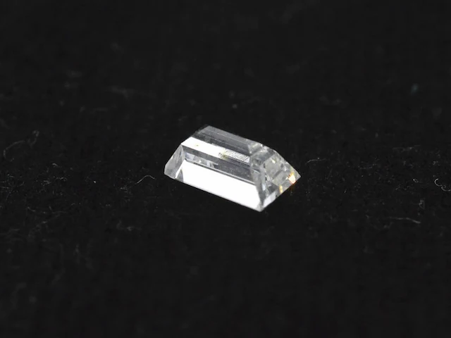 Diamant - 0.35 carat baguette geslepen diamant (gecertificeerd) - afbeelding 2 van  4