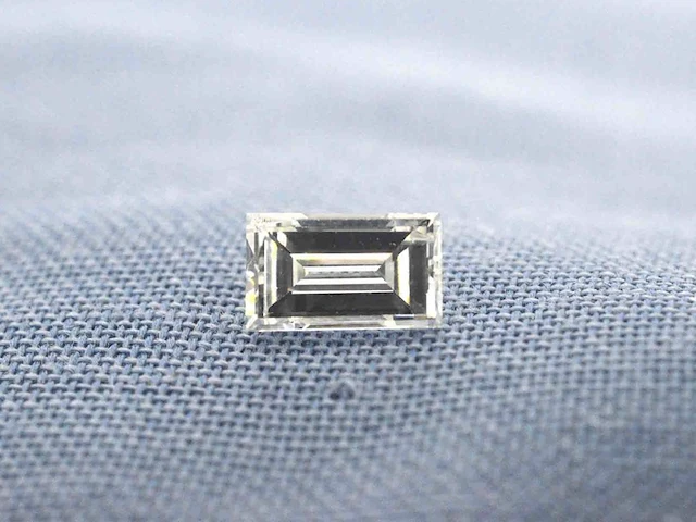 Diamant - 0.37 carat echte baguette geslepen diamant (gecertificeerd) - afbeelding 1 van  4