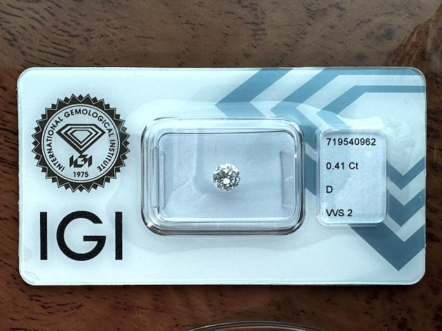 Diamant - 0.41 carat natuurlijke starcut briljant geslepen diamant (gecertificeerd) - afbeelding 1 van  3