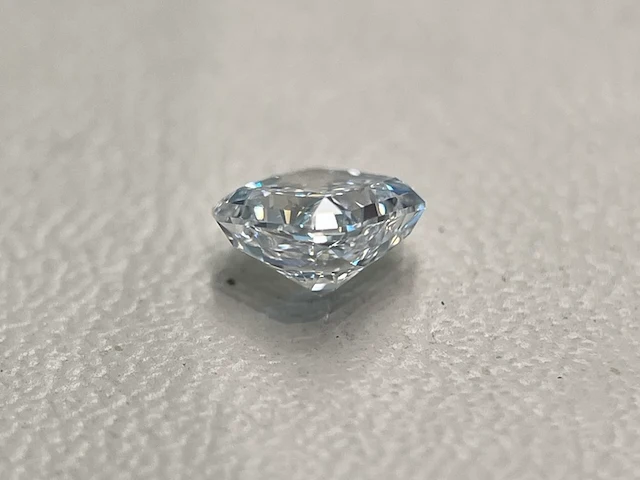 Diamant - 0.50 carat kussenvorm geslepen diamant met een gia certificaat - afbeelding 1 van  5