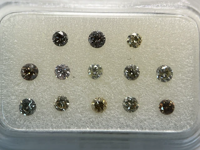 Diamant - 0.52 carat briljant geslepen diamant (gecertificeerd) - afbeelding 2 van  3
