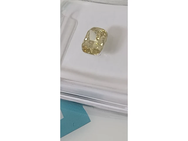 Diamant - 0.61ct ( igi gecertificeerd ), si1 fancy color - afbeelding 10 van  12