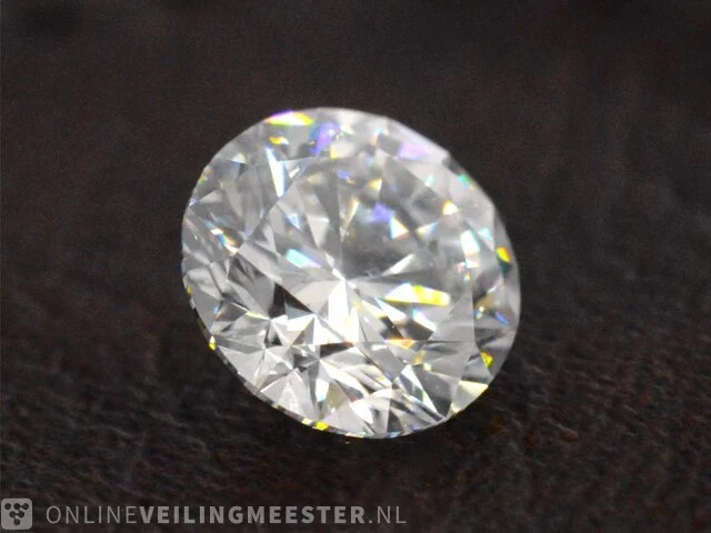 Diamant - 0.70 karaat diamant (igi gecertificeerd) - afbeelding 1 van  4