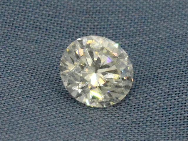 Diamant - 0.74 carat echte diamant (gecertificeerd) - afbeelding 1 van  2