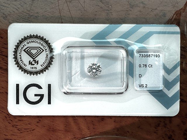 Diamant - 0.76 carat natuurlijke starcut briljant geslepen diamant (gecertificeerd) - afbeelding 1 van  3