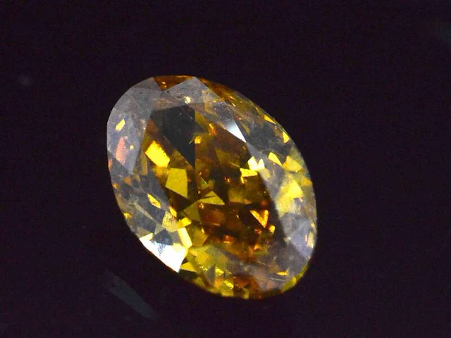 Diamant - 0.81 carat echte fancy diamant (gecertificeerd) - afbeelding 2 van  6
