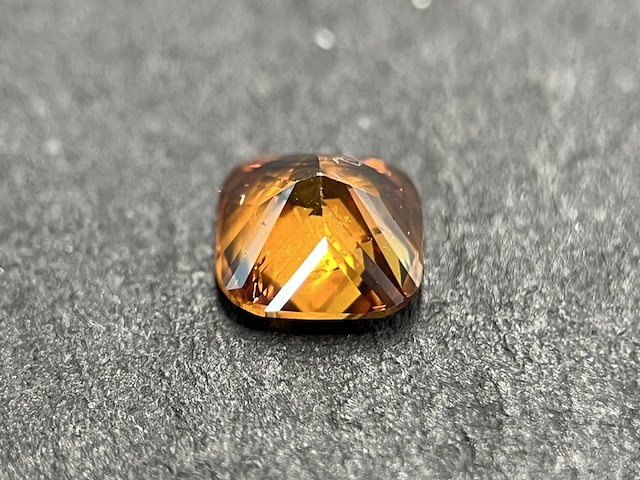 Diamant - 0.82 carat natuurlijke oranje diamant (gecertificeerd) - afbeelding 2 van  4