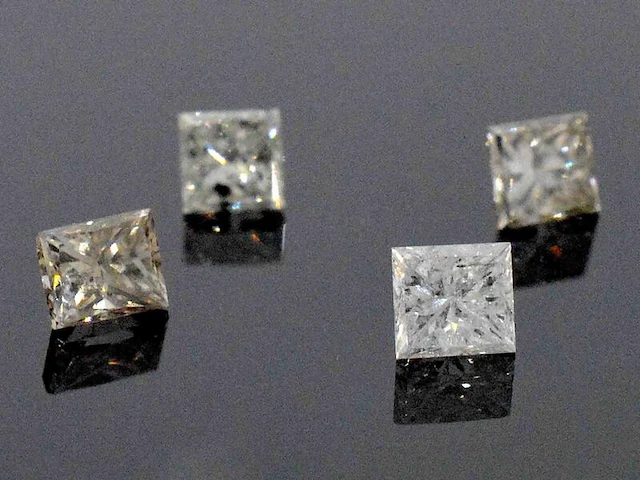 Diamant - 0.86 carat echte diamant (gecertificeerd) - afbeelding 2 van  4