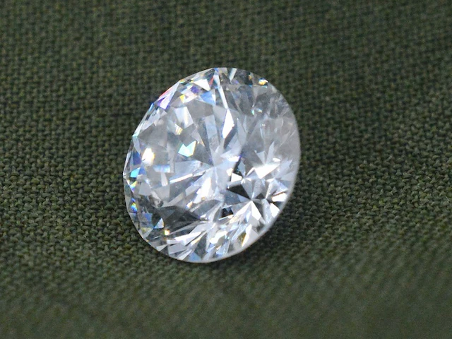 Diamant - 1.00 carat briljant geslepen diamant met een gia certificaat (gecertificeerd) - afbeelding 2 van  3