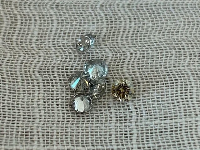 Diamant - 1.00 carat gekleurde natuurlijke diamanten - afbeelding 1 van  3