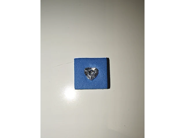Diamant - 1.02 karaat hart briljant geslepen diamant (igi gecertificeerd) - afbeelding 1 van  5