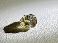 Diamant - 1.70 carat carat echte ruwe diamant - oktaeder vorm - afbeelding 3 van  5