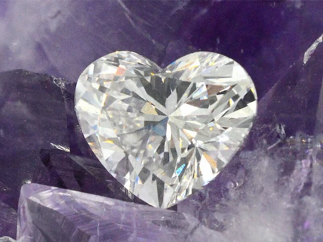Diamant - 2.00 carat hart geslepen diamant met een hrd certificaat (gecertificeerd - afbeelding 2 van  5