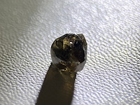 Diamant - 2.04 carat ruwe diamant - oktaeder vorm - afbeelding 1 van  5