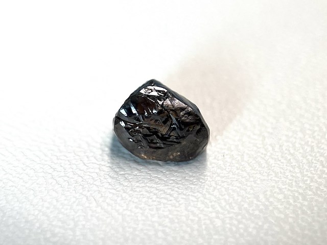 Diamant - 2.14 carat natuurlijke ruwe diamant - oktaeder vorm - afbeelding 3 van  5