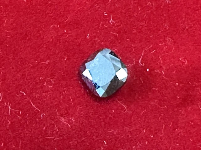 Diamant - 2.21 carat echte natuurlijke zwarte diamant in kussen vorm (gecertificeerd) - afbeelding 1 van  3
