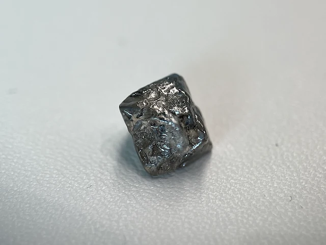 Diamant - 4.56 carat ruwe diamant - oktaeder vorm - afbeelding 2 van  5