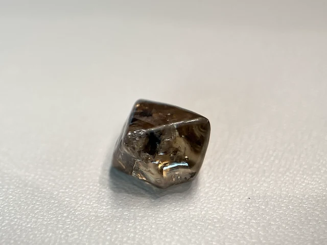 Diamant - 4.95 carat carat echte ruwe diamant - oktaeder vorm - afbeelding 3 van  5