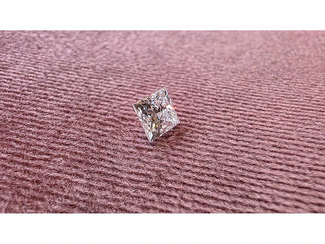 Diamant - circa 1,50 carat - princess geslepen diamant (gecertificeerd) - afbeelding 2 van  11