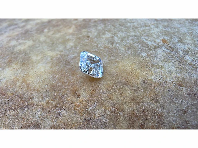 Diamant - circa 1,90 carat - emerald geslepen diamant (gecertificeerd) - afbeelding 7 van  12